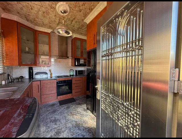 3 BEDROOM HOUSE FOR SALE IN VANDERBIJLPARK CW 3